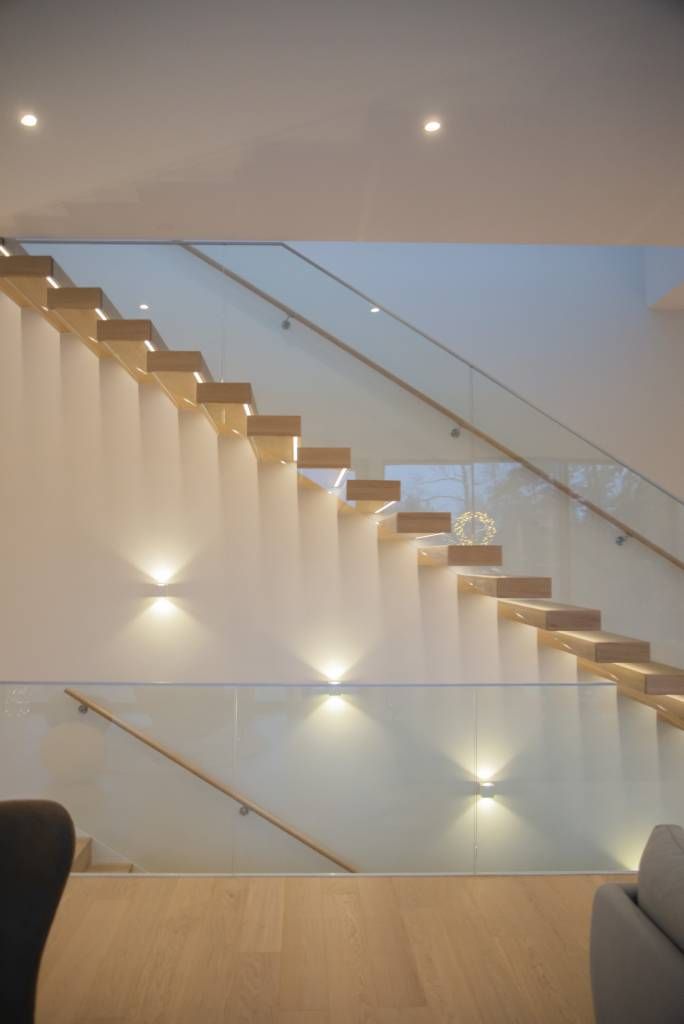 Versatile lighting with Cubic wall luminaires, fixed 023 spotlights and step lights. © LedStore
