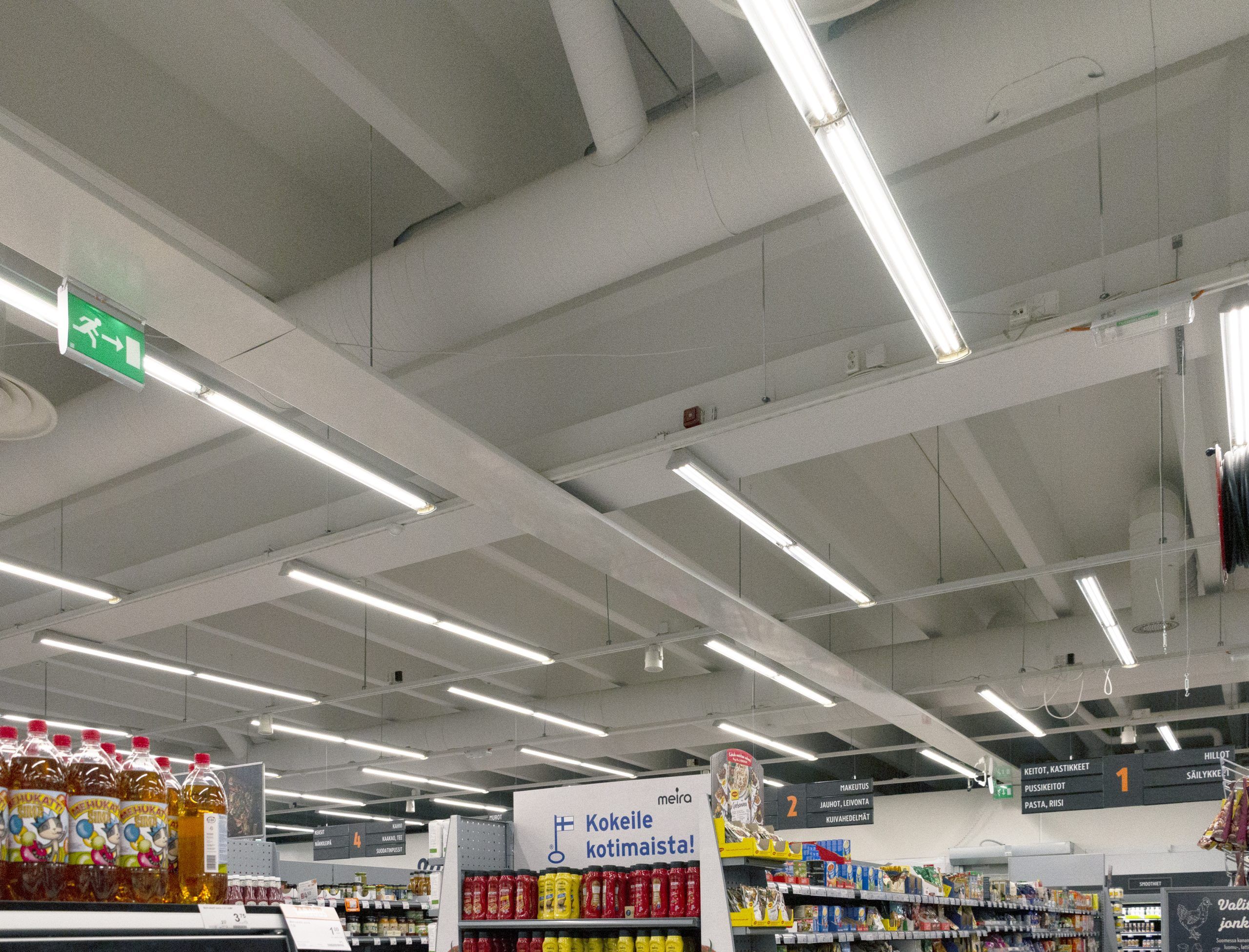 Led fluorescent tubes efficiently and evenly illuminate large spaces. Ledstore.fi
