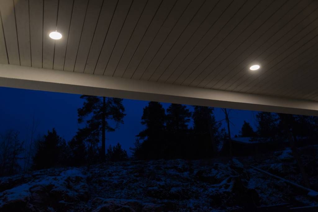Plafond 160 in the carport. © LedStore