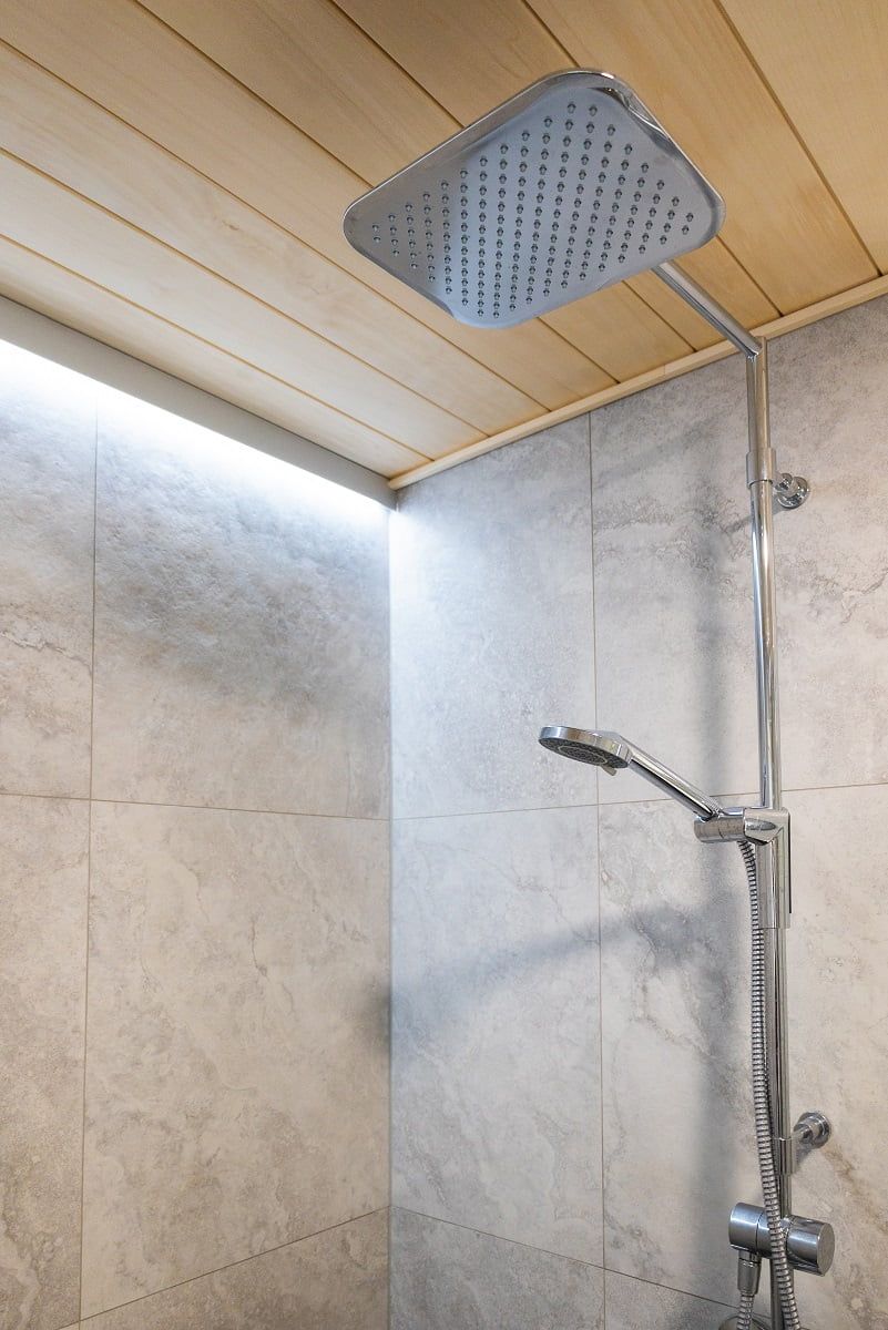 With an aluminium profile, LED strip lighting becomes stylish and splash-proof. ©LedStore