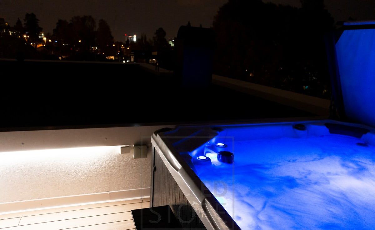 Outside, under the railing, a led strip illuminates the terrace with indirect light. Ledstore.fi