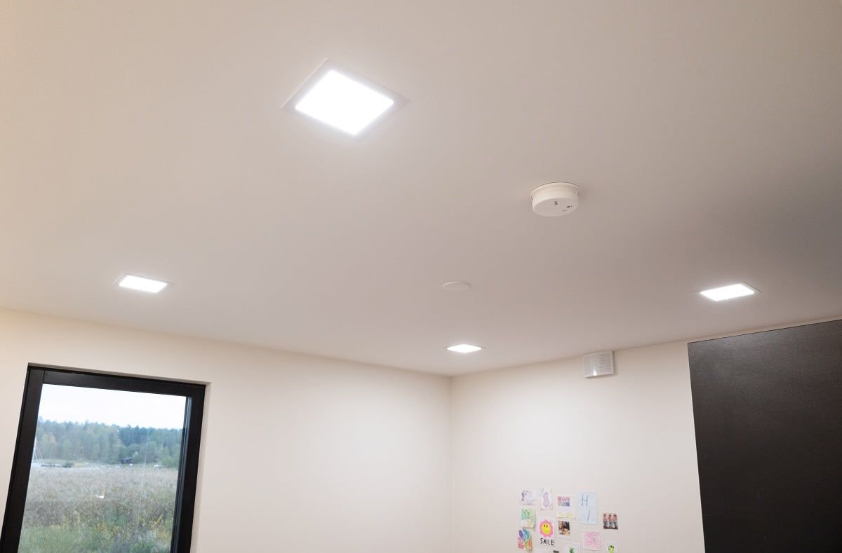 4 LED panels were set up in the room. © LedStore.fi