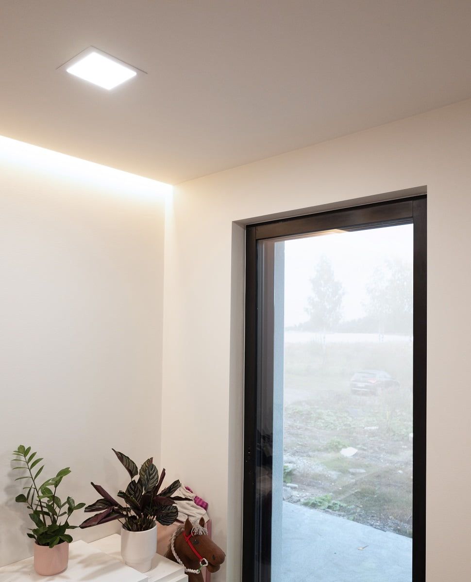 Dimmable, adaptable lighting in a children's room was created from a combination of an LED panel and an LED strip. © LedStore.fi