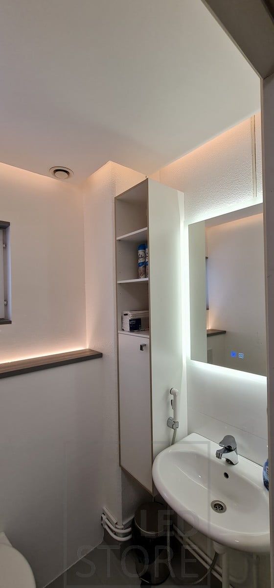 Indirect lighting for the entire bathroom. Ledstore.fi