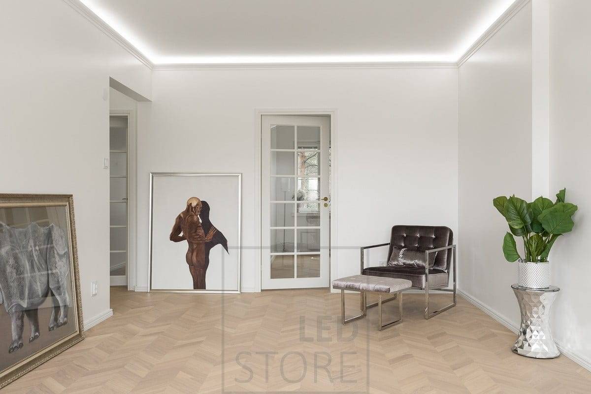 led strip in interior design brings style to the ceiling border