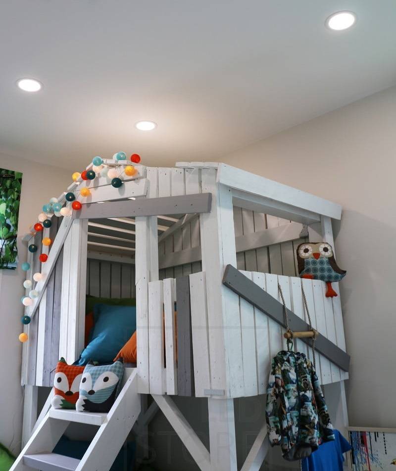 Nursery lighting by age group