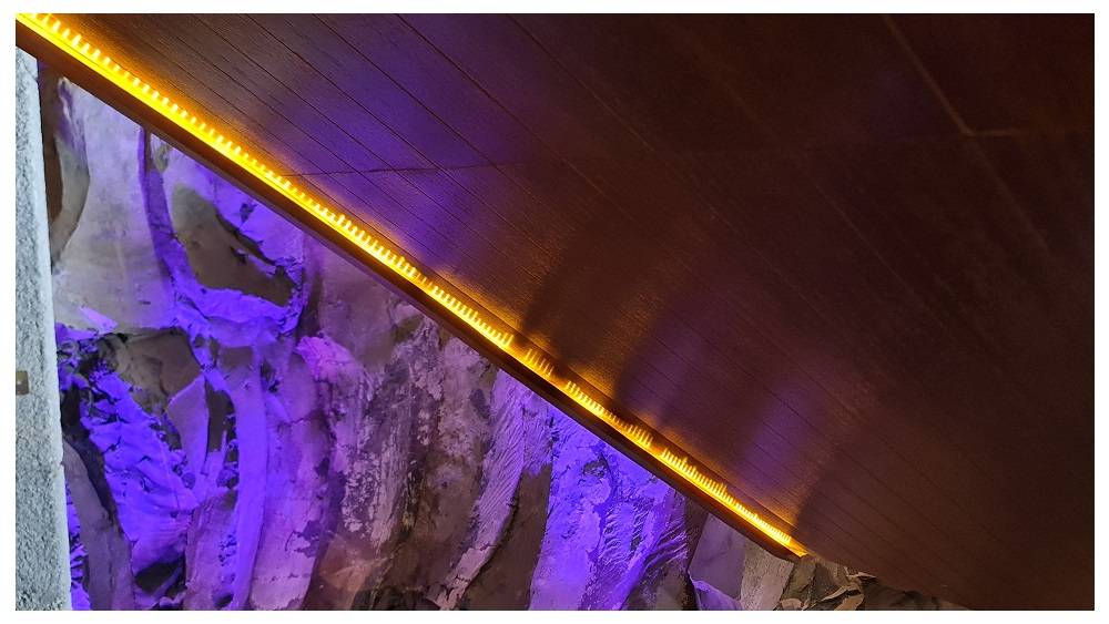 Why does the LED strip need an aluminium profile? Because otherwise the led strip light can turn off the led circuits when it heats up.