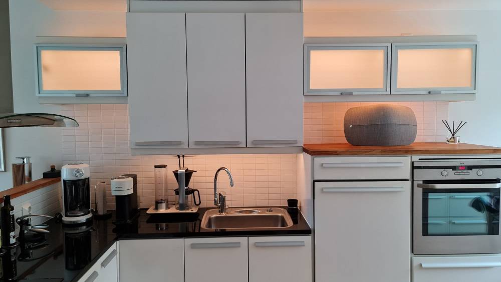 Led strip light installation in a display cabinet main picture