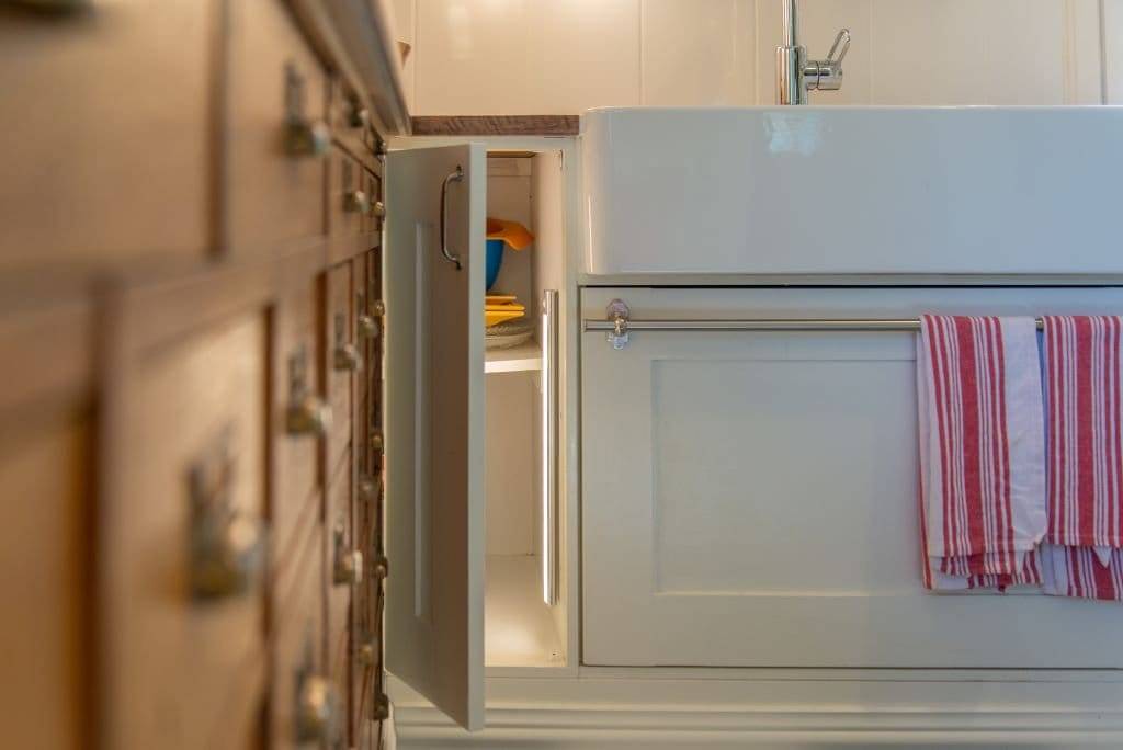 Multifunctional Wanda lamp in cabinet, length 44 cm, LedStore.fi