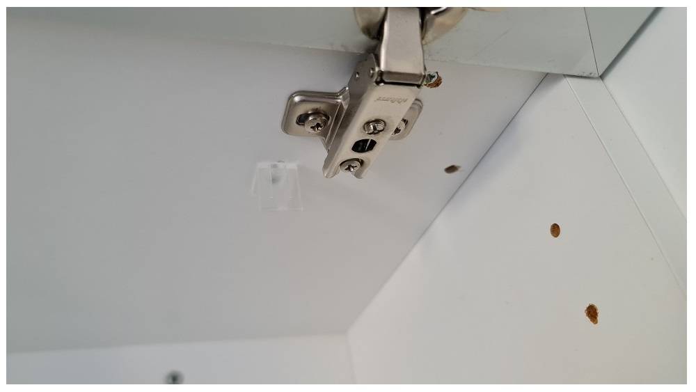 discreet led profile bracket and wire hole