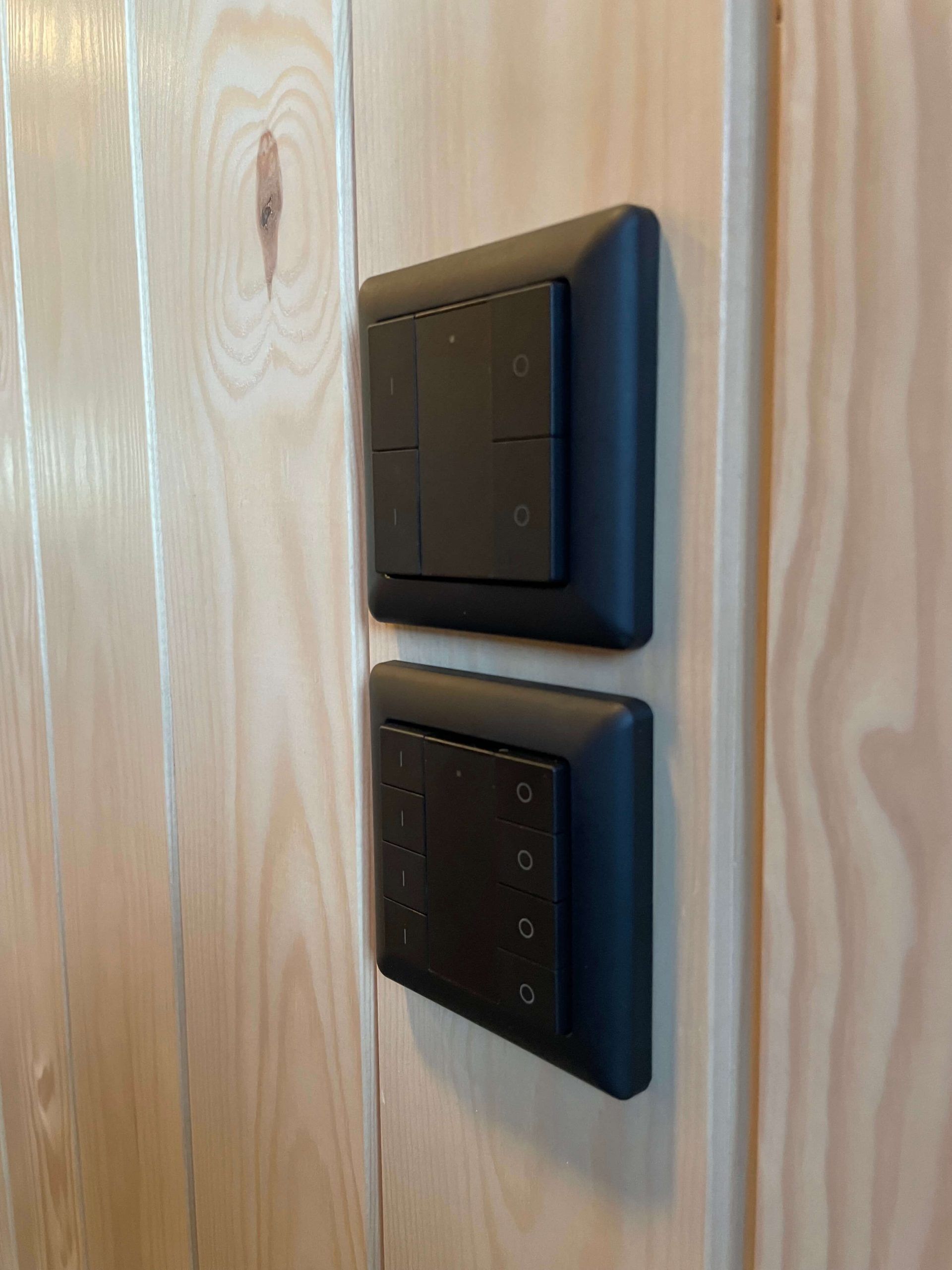 Wireless Zigbee buttons.