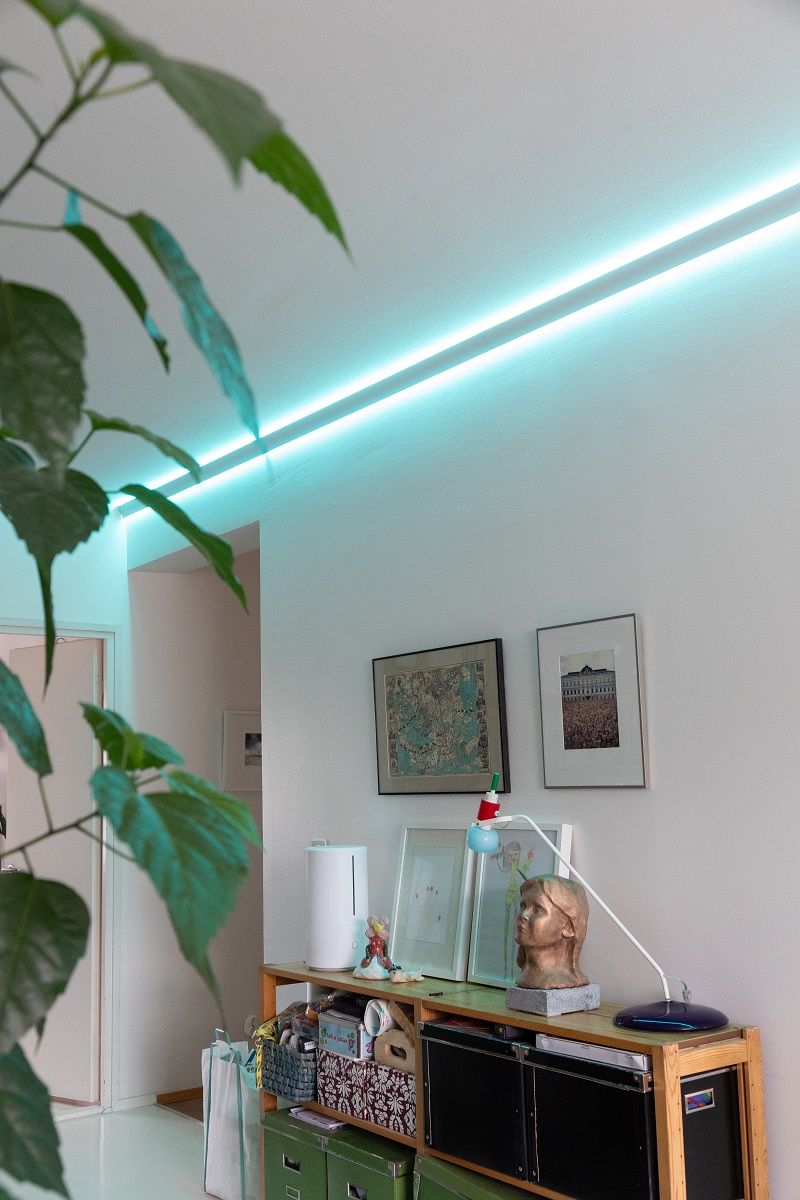 RGB+CCT led strip makes it easy to change the mood.