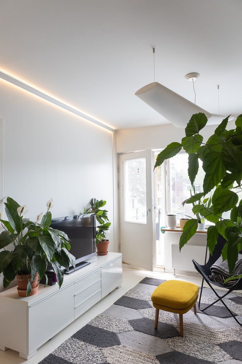 The RGB+CCT led strip provides not only colours but also different colour temperatures of white light.
